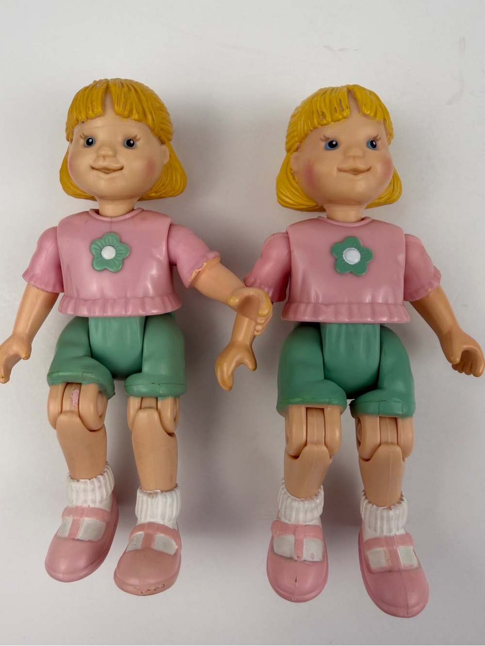 Fisher-Price Loving Family Little Girl Sisters Lot of 2 1998 Figures Dolls
